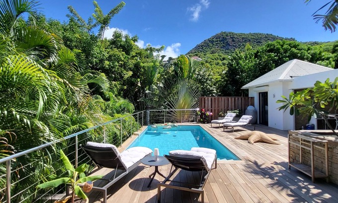 Vitet Villa | Relaxing Retreat with Pool, Spa & Games Room Awaits
