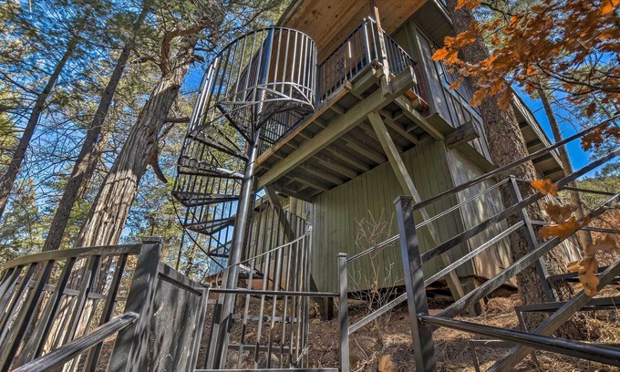 Jemez Springs House | Inviting Jemez Springs Cabin: Mountain Views & River Access
