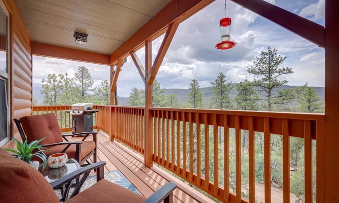 Jemez Springs House | Inviting Jemez Springs Cabin with Cozy Deck & Mountain Views