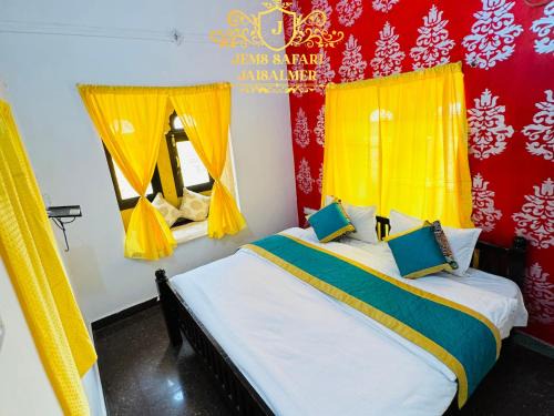 Amar Sagar Pol Hotel | Discover Jems Safari Jaisalmer: Family-Friendly Retreat