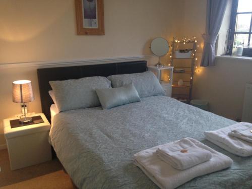 Dudley House | Relax at Jen's Friendly Place with Oceanfront Amenities