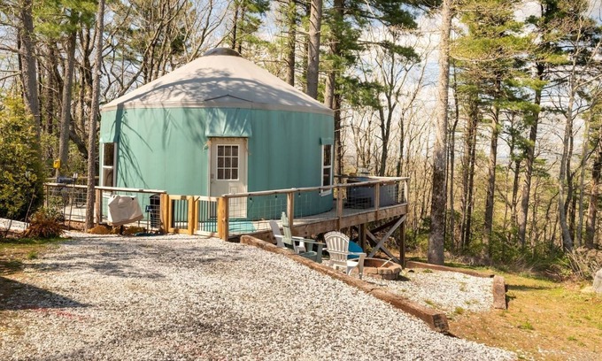 Fancy Gap House | Pet-Friendly Jenny's Yurt with Hot Tub Near I-77