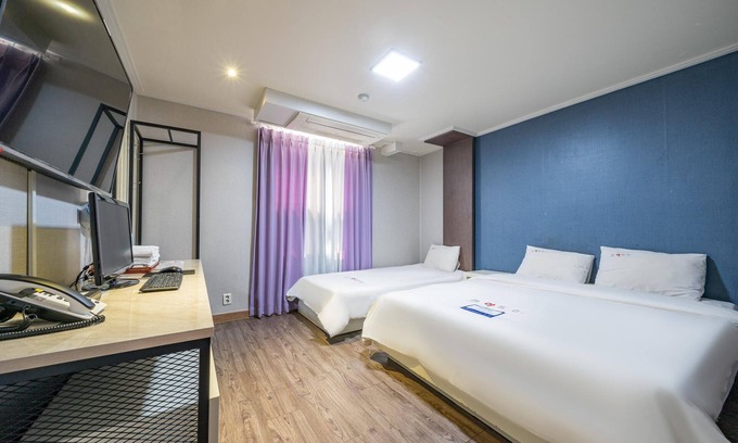 Jeonju Hotel | Cozy Jeonju Sanjeong-dong Aria with Pool & Breakfast
