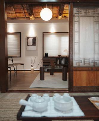 Seomyeon Apartment | Jeonpo Private hanok with Courtyard