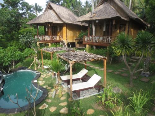 Tumbu Village Resort | Jepun Didulu Cottages: Family-Friendly with Pool & Hot Tub