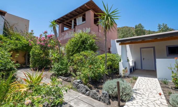 Vulcanello House | Stay at Jerà D72 Vista Mare - Family-Friendly Retreat