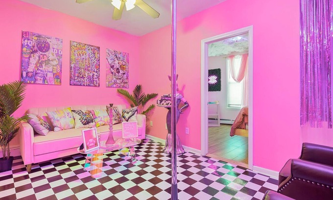 West Side Apartment | Inviting Jersey City Pink Spot: 2BR with Pool & Spa