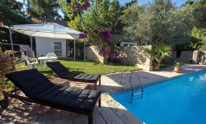 Mateh Yehuda House | Stunning Jerusalem Pool House with Private Pool & Spa