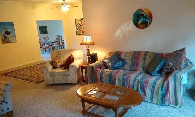 Lower Lake House | Top-Rated Jerusalem Ranch Guest Home with Ocean Views