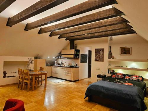Vilnius city municipality Apartment | Park View Escape: 4-Star Hotel with Pet & Child-Friendly Amenities