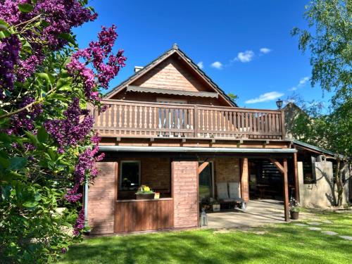 Cheb House | Relaxing Stay at Jesenická Přehrada by the Water