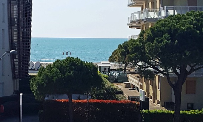 Jesolo Apartment | Cozy Jesolo Apartment: Your Perfect Love Nest Near Venice