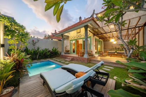 Jungut Batu Villa | Relax at Jetian Villa: Oceanfront Bliss with Pool Access