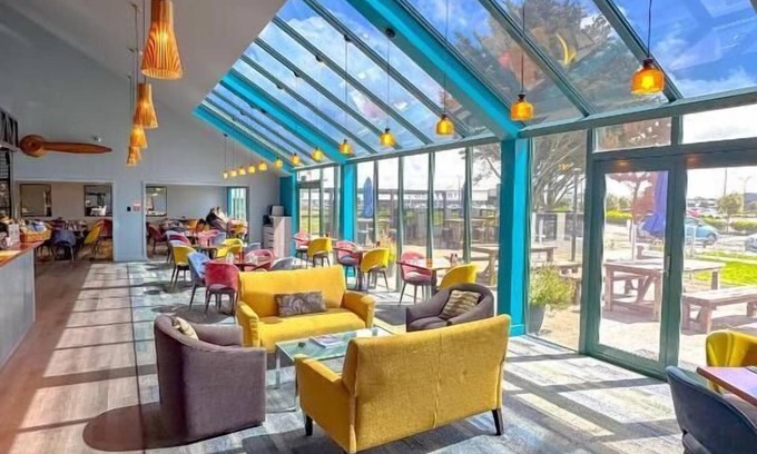 Rukuhia Hotel | Relax at JetPark Hotel Hamilton Airport: Pool & Spa Awaits