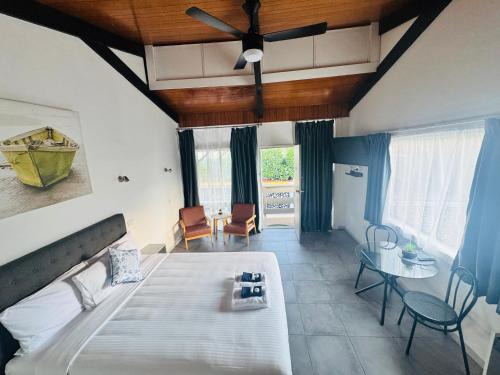 Long Jetty Hotel | Pet-Friendly Jetty Motel with Ocean Views and Pool