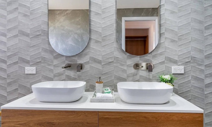 Tascott House | Relax at Jetty's End Retreat: Family-Friendly Getaway