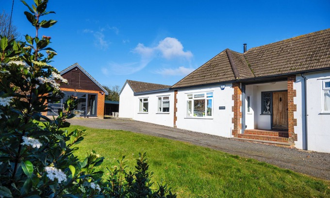 Etchinghill House | Jewel in the Garden of England - Two bedrooms