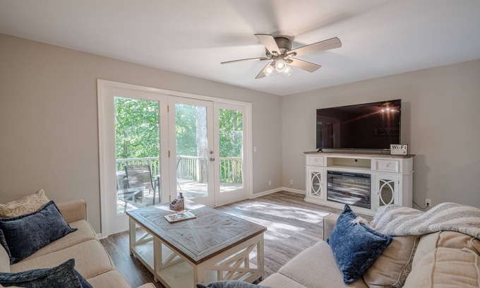 Hot Springs Village House | Nature-Infused Jewel in Hot Springs Village Awaits You