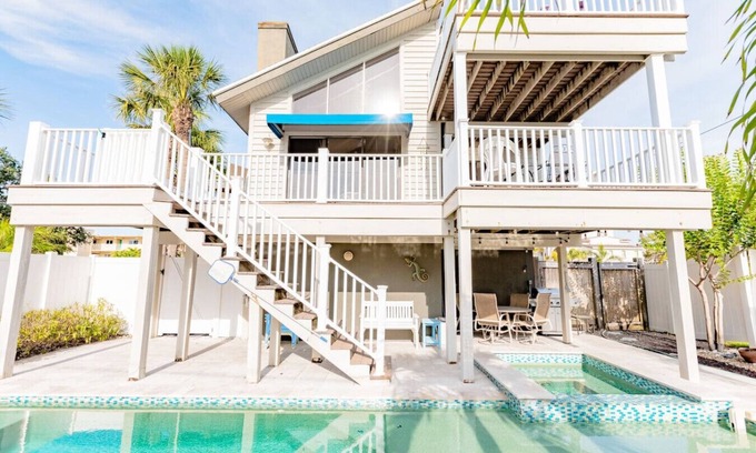 Pass-a-Grille House | Oceanfront Getaway By the Sea - Pass-a-Grille Beach