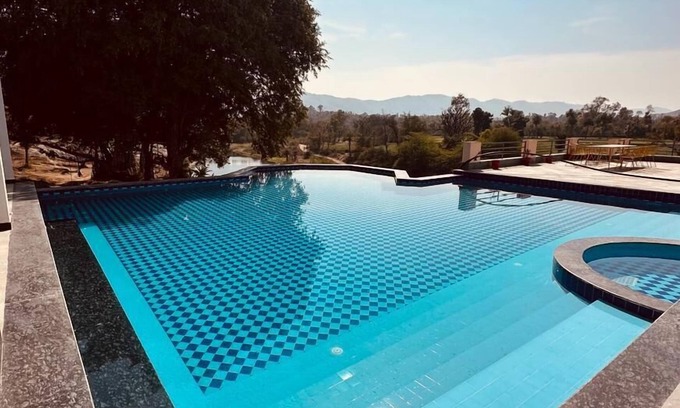 Jharol Hotel | Jhadol Bagh