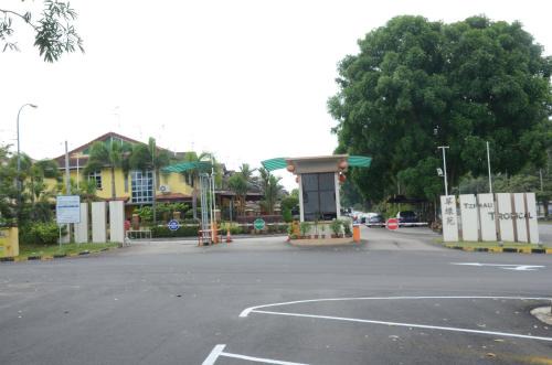 Taman Desa Tebrau House | Discover Jiaxin Homestay - Family-Friendly Stay in Terbau