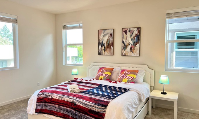 Westmont House | Jie's Choice — Luxury New 4b3b Pomona Hideaway