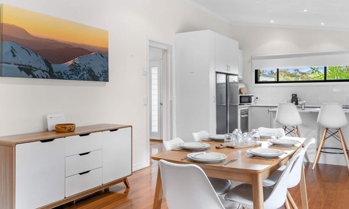 Jindabyne House | Discover Jillamatong 14 - Pet-Friendly Haven in Jindabyne