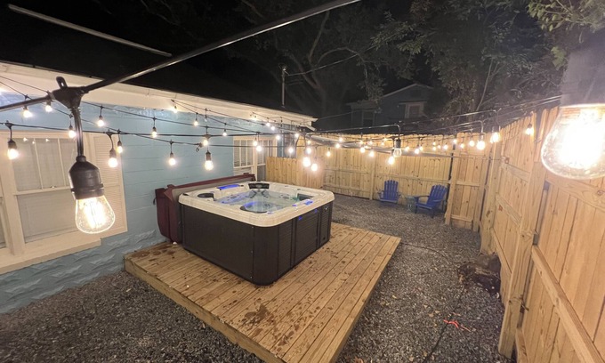 Long Beach Cottage | Beach Cottage Retreat with Hot Tub and Family-Friendly Amenities