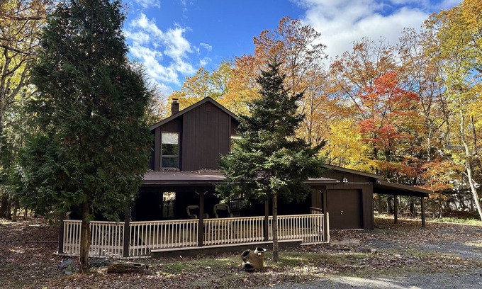 Jim Thorpe House | Family-Friendly Retreat in Jim Thorpe with Lake Views