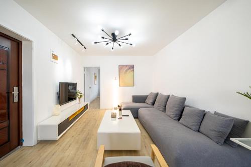 Jing'an Apartment | JinAn Apt,3 bedrooms,2 bathrooms,Jing'an District