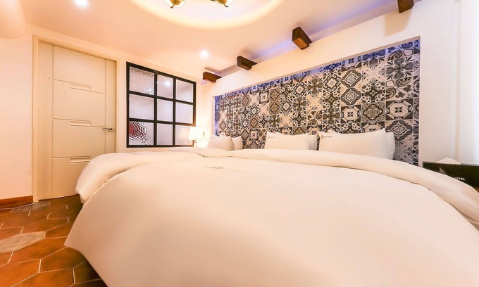 Jincheon Hotel | Eco-Friendly Comfort at Jincheon Dubai - Rated 9/10!