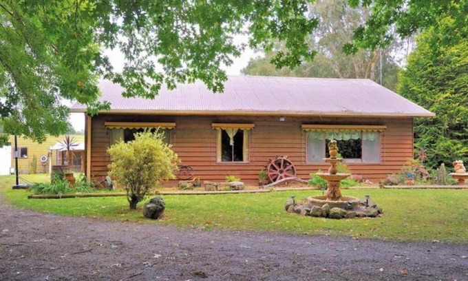 Jindivick House | Discover Jindi Hills Retreat: Family & Pet Friendly Escape
