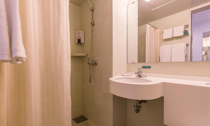 Chengguan District Hotel | Budget-Friendly Stay Near Potala Palace - Jingjiang Inn Lhasa