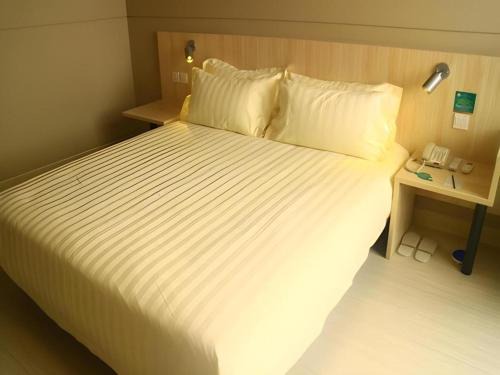 Kongtong District Hotel | Discover Jinjiang Inn at Pingliang West Railway Station