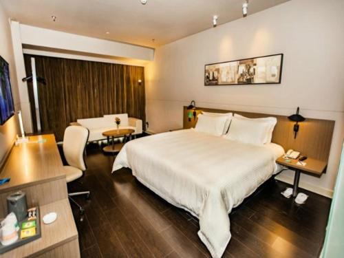 Lanshan District Hotel | Accessible Retreat at Jinjiang Inn Select Linyi City Govt