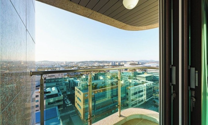 Jinju Hotel | Discover Jinju Raon Stay: Family-Friendly with Breakfast