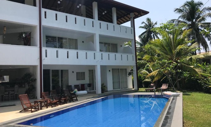 Nalagasdeniya Hotel | Family-Friendly Retreat at Jippie The Villa with Pool