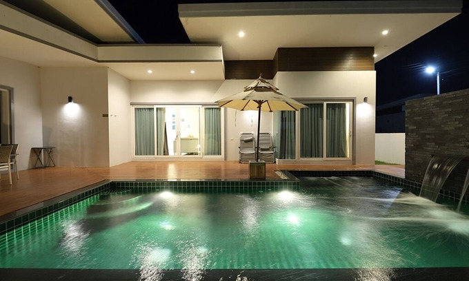 Hin Lek Fai Villa | Inviting Jira Pool Villa: Private Pools and Family-Friendly Fun