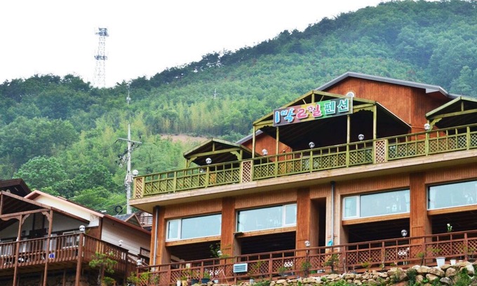 Gurye Condo | Inviting Jirisan Pension: Family-Friendly with Breakfast
