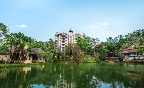 Rim Tai Resort | Jirung Health Village: Oceanfront Retreat with Pool Access