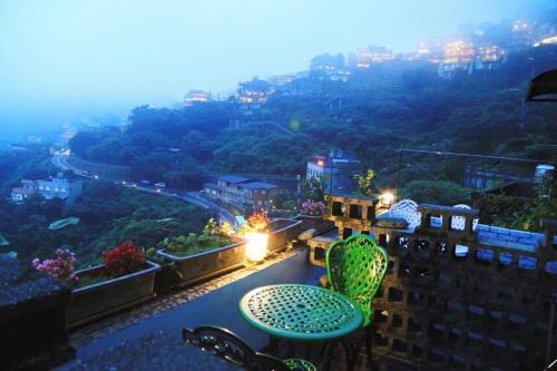 Ruifang House | Exceptional Jiufen Walk Inn 3x3 with Breakfast Included