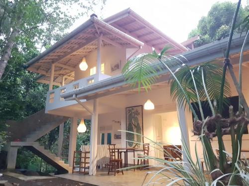 Kaduruduwa Apartment | Experience JJ JungleJoy Villa: Beachfront Bliss & Top-Rated Stay