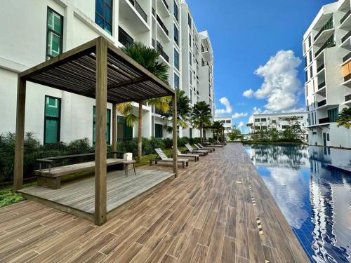 Kuching Apartment | Budget-Friendly Stay at Jk Yarra Park with Pool Access