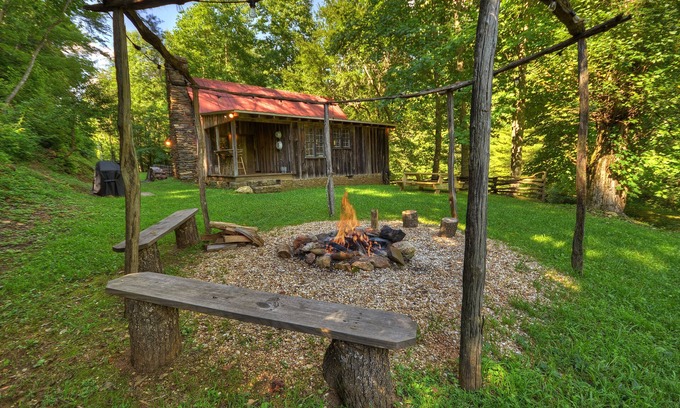 Epworth Cabin | Discover JME Retreat at Cohutta Reserve with Spa & Pets Welcome