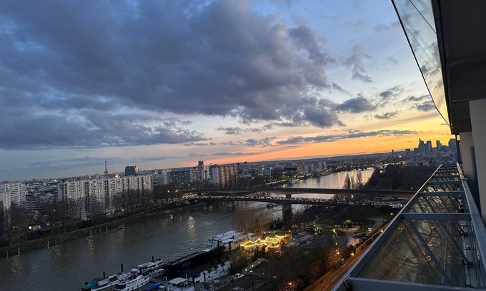 Clichy Apartment | Charming Jo 2024: Family and Pet-Friendly Seine Apartment