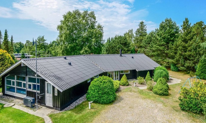Bøtø By House | Cozy Joakim Hotel - Steps from the Ocean with Pool Access