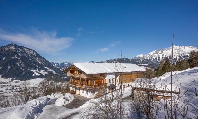 Soell Apartment | Family-Friendly Jodlhof: Guest Rated 10/10 Experience