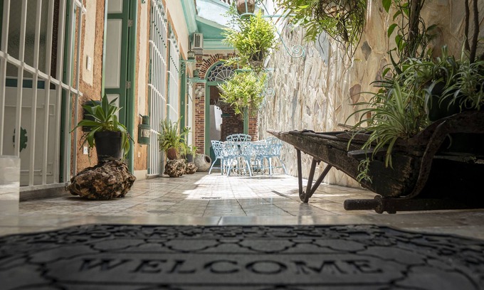 Centro Havana House | Explore Joe David: 4-Star Hotel with Spa & Family Amenities