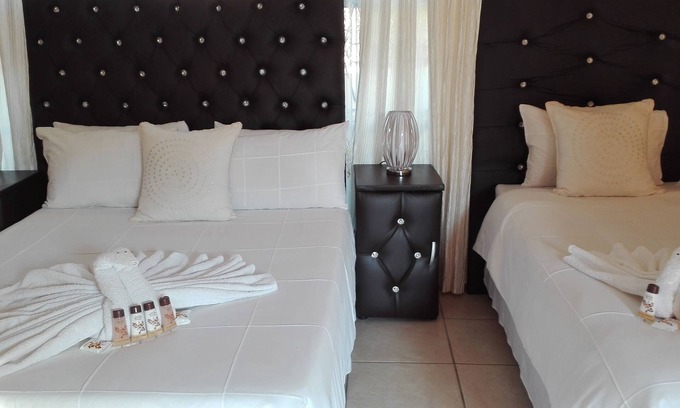 Moses Kotane House | Welcoming Joezebel Guest House: Pool, Breakfast & Family Fun