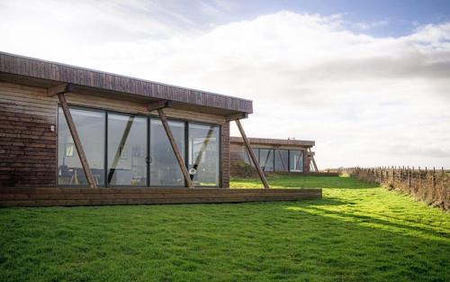 John O'Groats House | Pet-Friendly Jog Lodge 15 - Family Retreat with Great Reviews